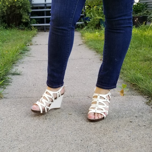 [Anne Klein] White strappy wedge sandal - Picture 1 of 2